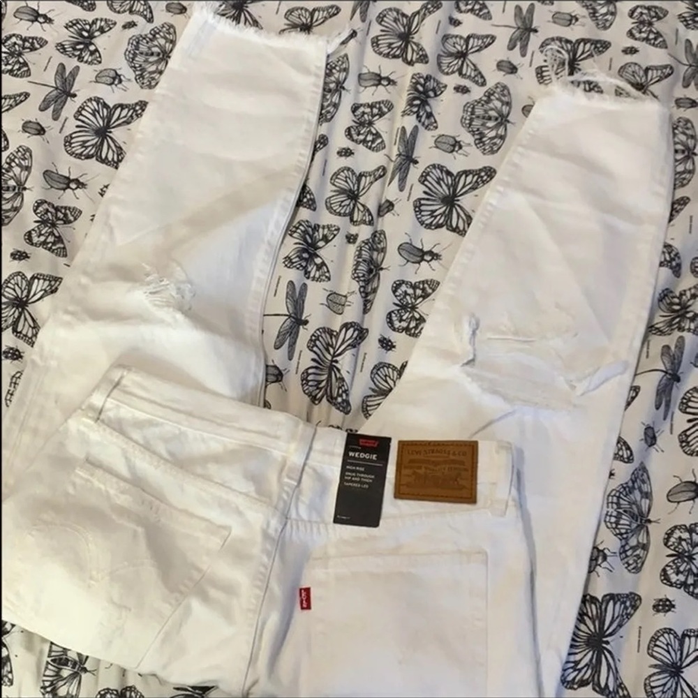 Levi’s - Picture 3 of 6